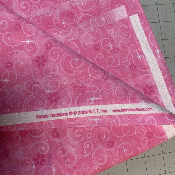 Sparkle Fabric! 💯 Cotton! 2 yards Laundered & Pressed! Very Pretty! - Picture 4 of 4